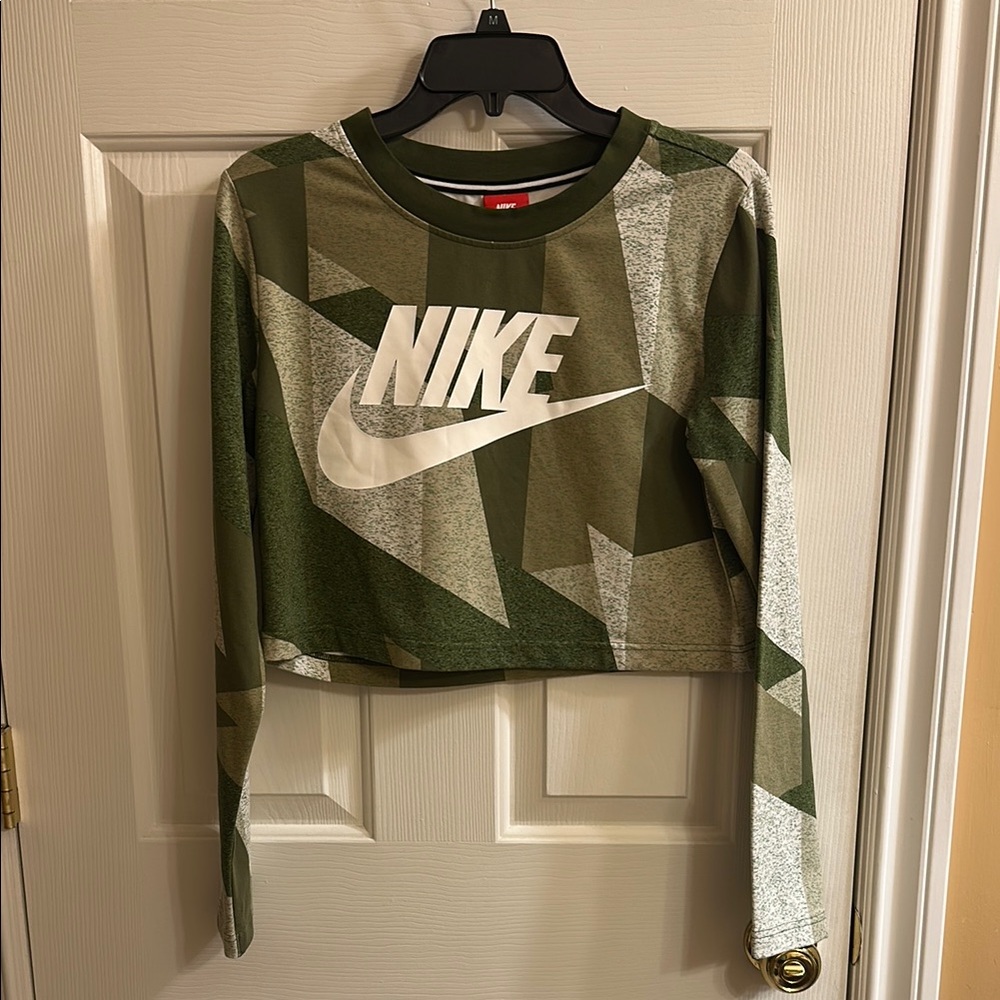 NWT Nike Green Geometric Crop Top